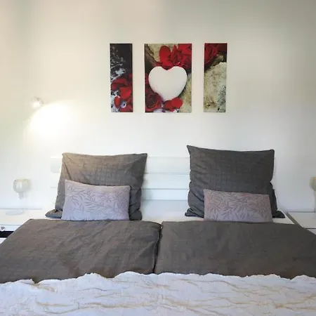 Grosses - Ruhig, Zentral, Burgnahe Apartamento *